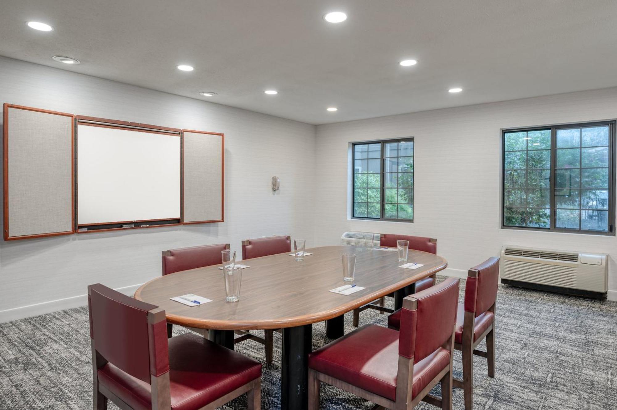 Staybridge Suites Allentown Airport Lehigh Valley By Ihg Eksteriør bilde