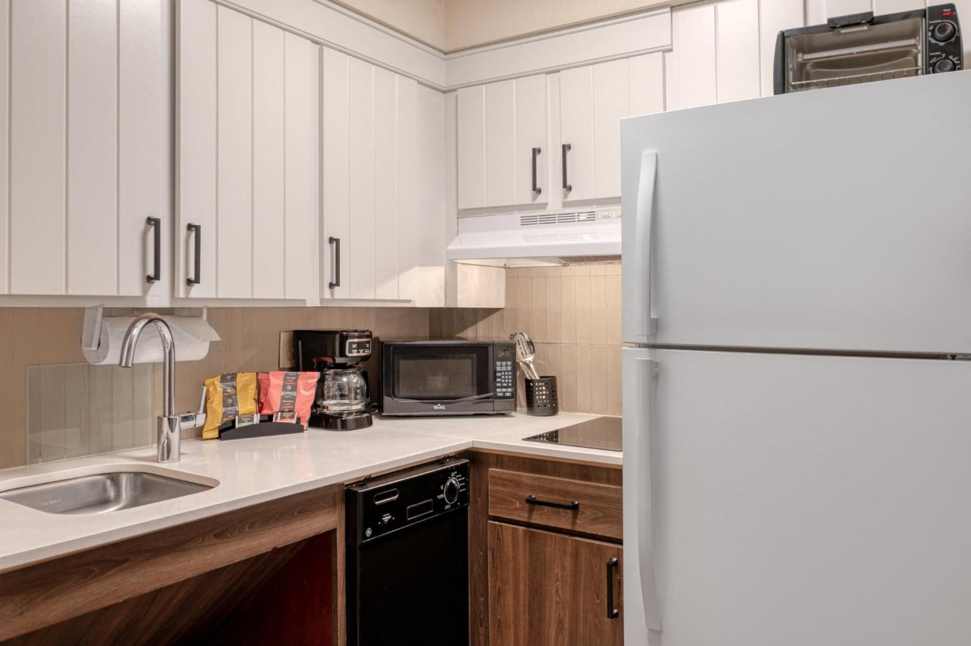 Staybridge Suites Allentown Airport Lehigh Valley By Ihg Eksteriør bilde