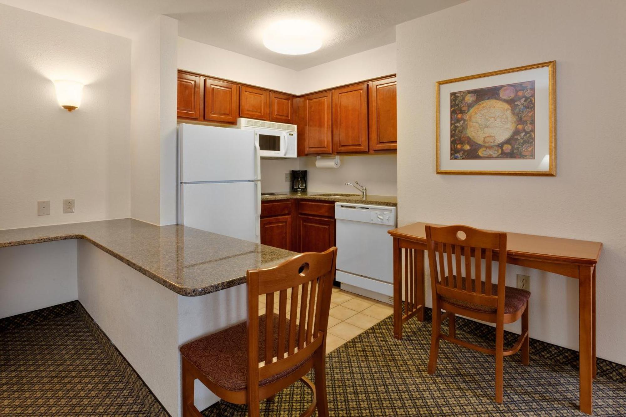 Staybridge Suites Allentown Airport Lehigh Valley By Ihg Eksteriør bilde